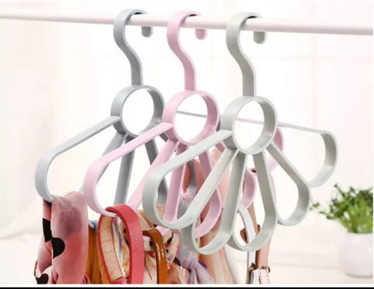 Flower Design 5 Ring Multipurpose Hanger - Discount Mart